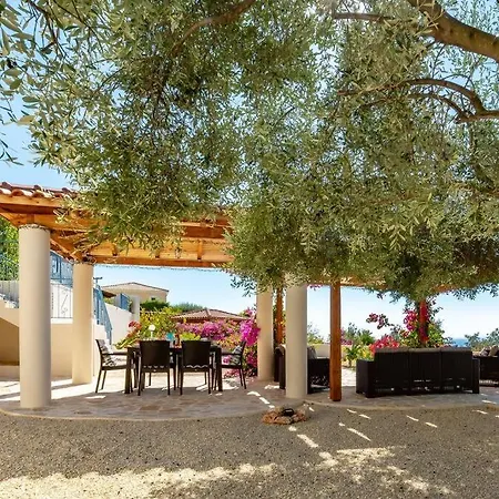 Villa Anna Margarita, Beautiful Modern With Far Reaching Sea Views Livathos (Kefalonia)