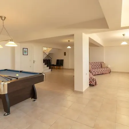 Anna Margarita, Beautiful Modern With Far Reaching Sea Views Villa